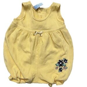 Bright Yellow Vintage 90s all Cotton baby Bubble floral embroidery girls‎ 3-6 MO